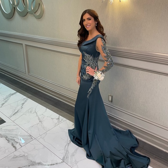 Evening gown - Picture 6 of 6